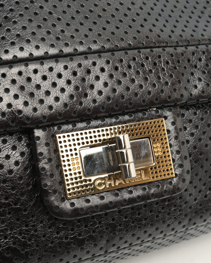 1106_3b1b5f17d6_file-full