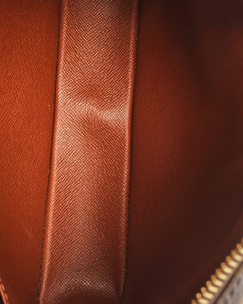 15256_421537d330_file-full