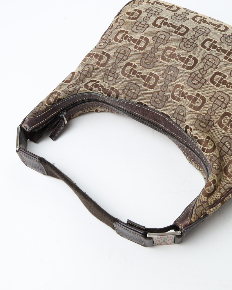 15892_395fddf025-781-32150-8-full