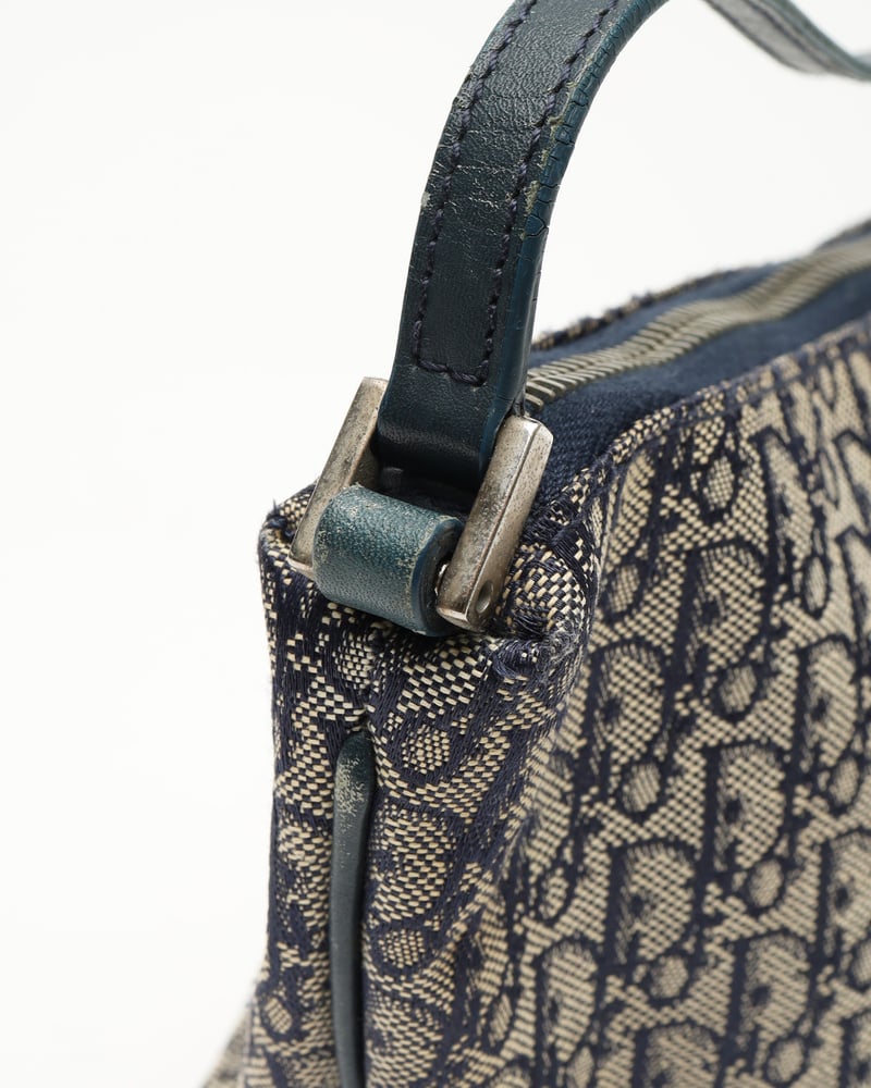 16669_67ee46627f-788-206147-full