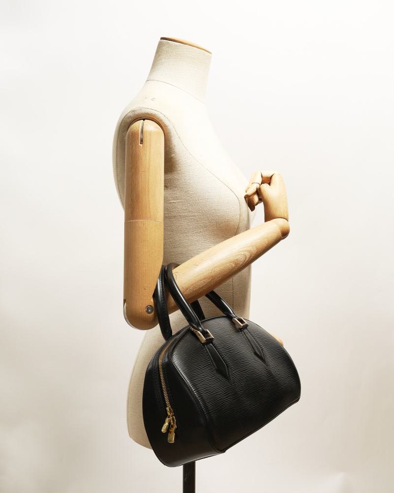 Vintage LOUIS VUITTON EPI Jasmine Bag - A Retro Tale