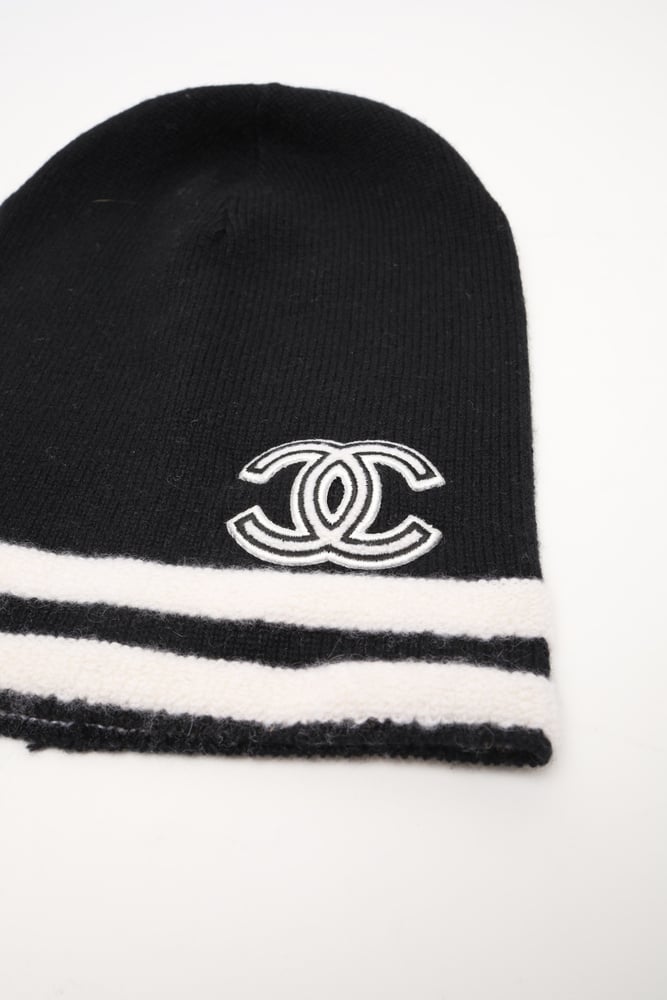 Vintage CHANEL CC Cashmere Knit Beanie - A Retro Tale