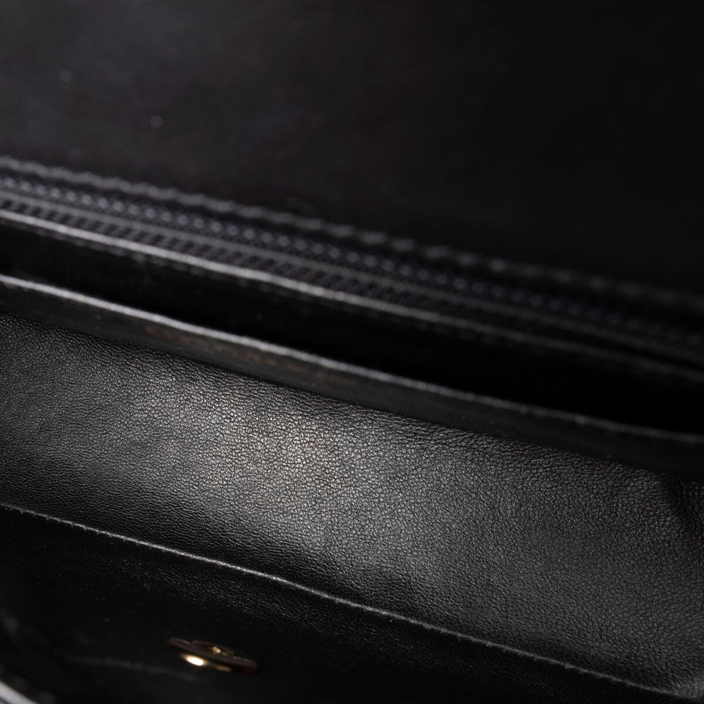 1826_b6262579c4-695-18377-9-full