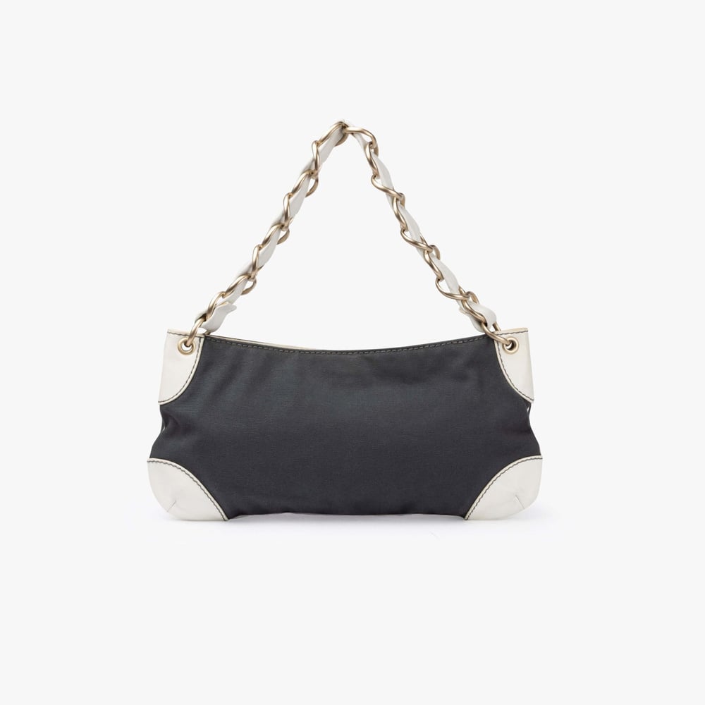 1999_35972a8c1b-699-25005-3-full