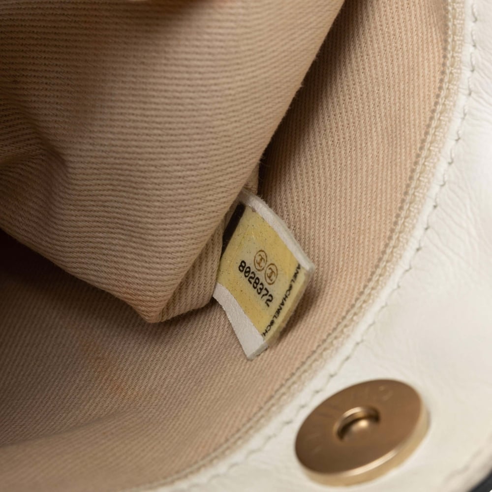 1999_de744e1f81-699-25005-9-full