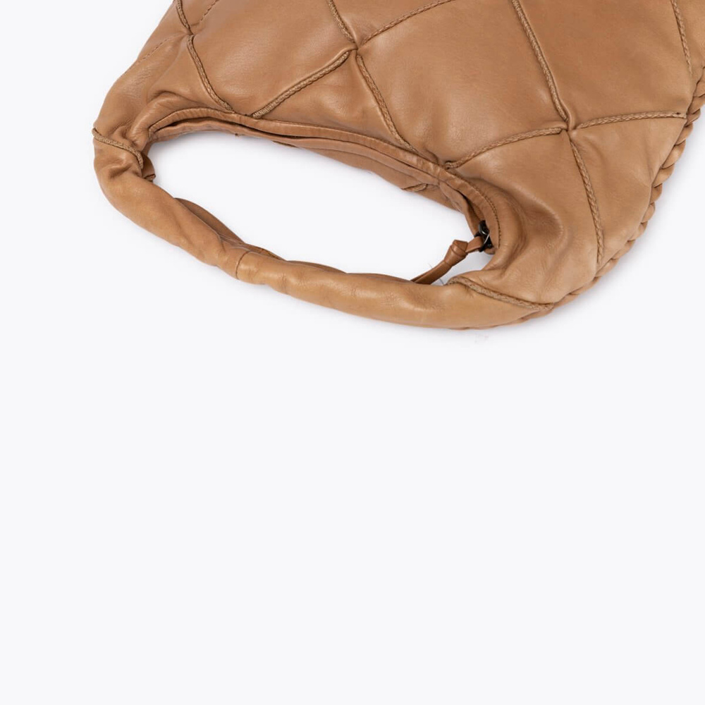 2040_f064101140-224695752-6-full