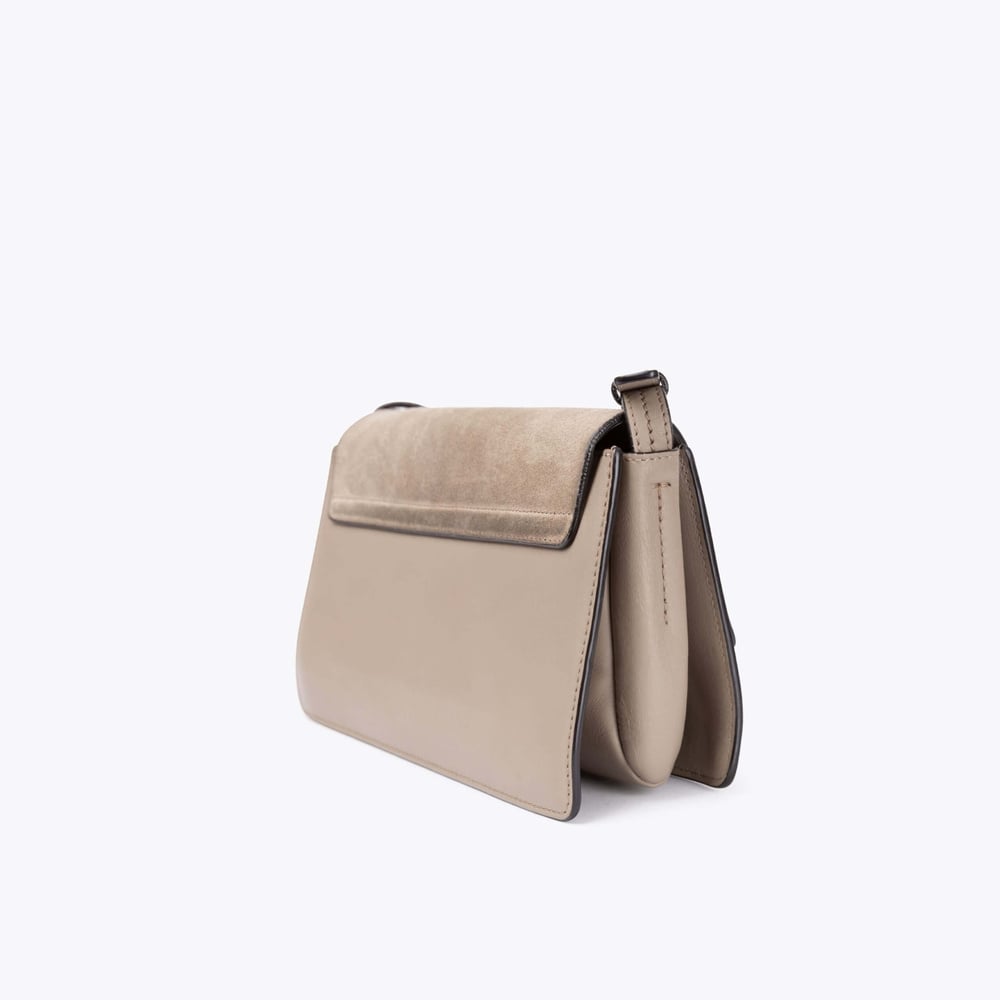 2084_0d5bf317bd-2200000451033-4-full