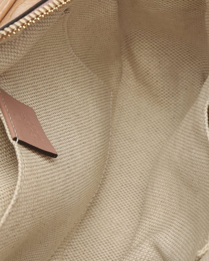 22473_279a89225c-2250000258637_9-full