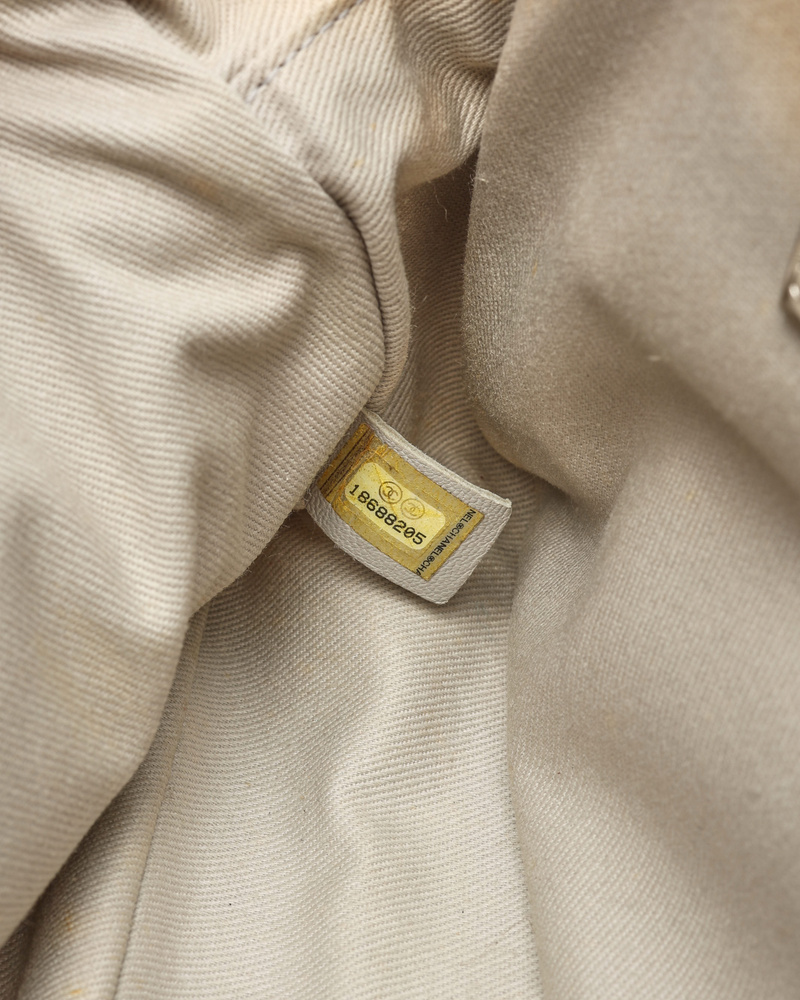 22951_6e1e5fb51b-2250000282489_12-full