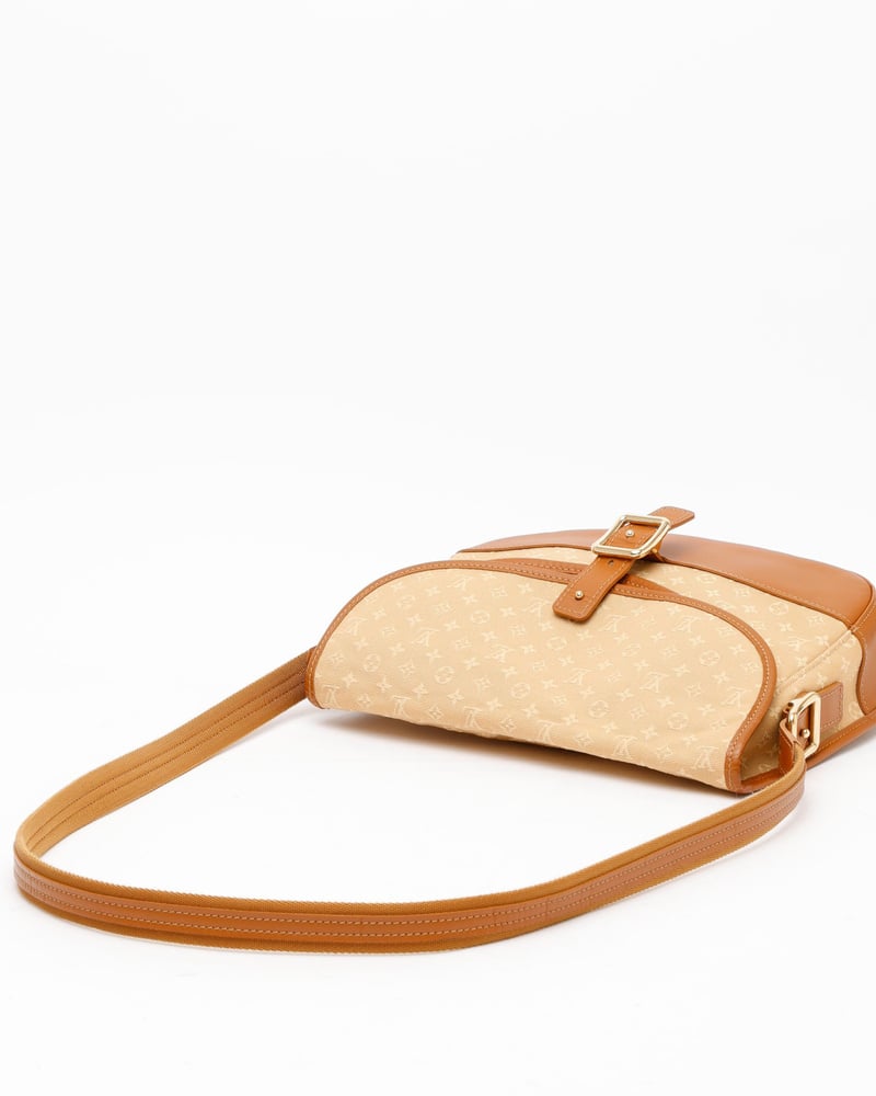 24387_3c4d9f7a2e_file-full