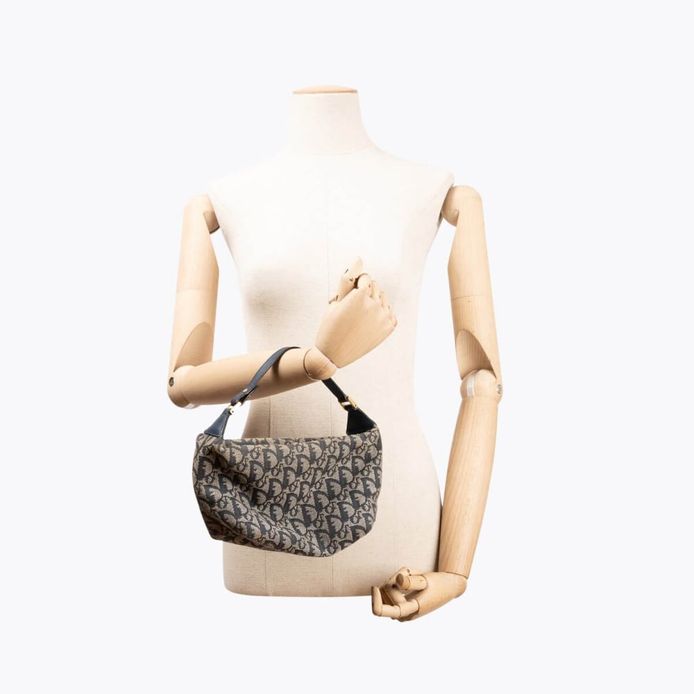 2459_4761b87336-700-22654-7-full