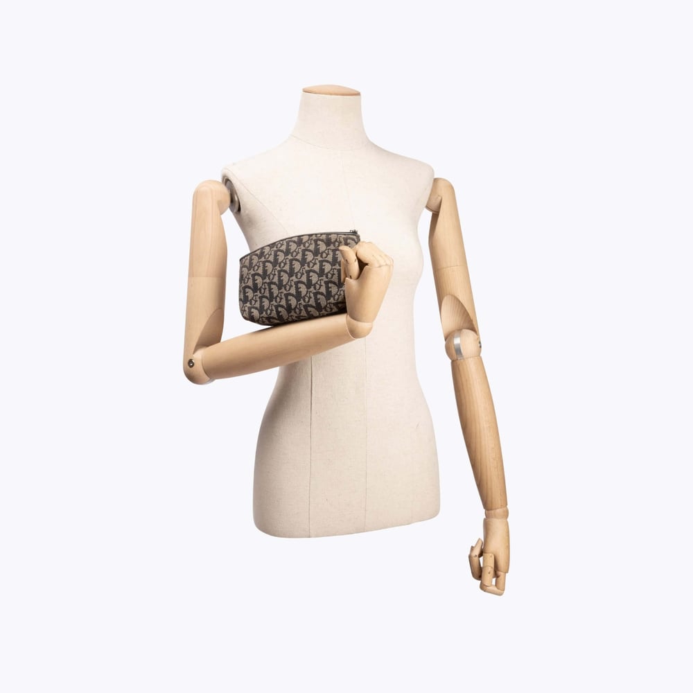 2733_798d2584bf-703-15187-7-full