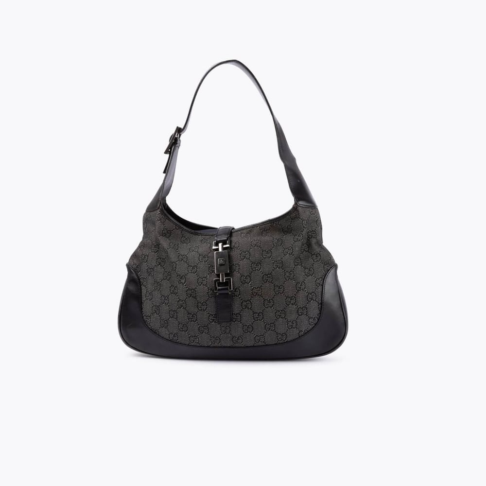 2797_04f3a9f3c6-703-19697-1-full