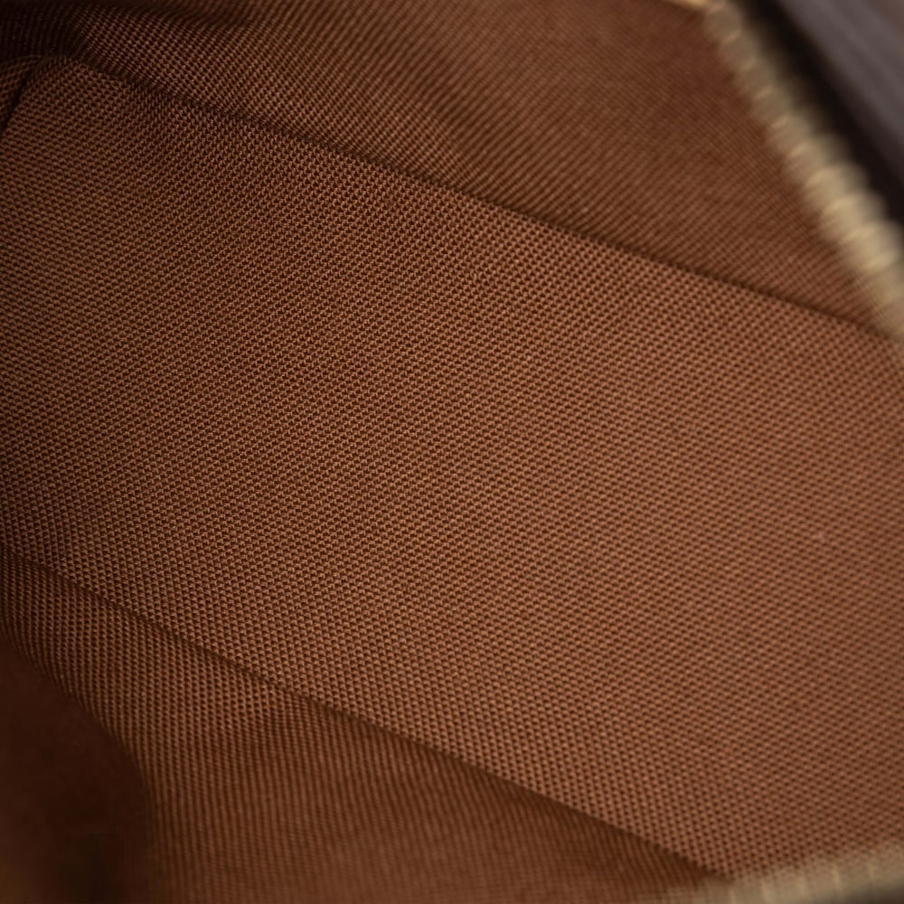 2852_9647a39bde-706-33004-6-full