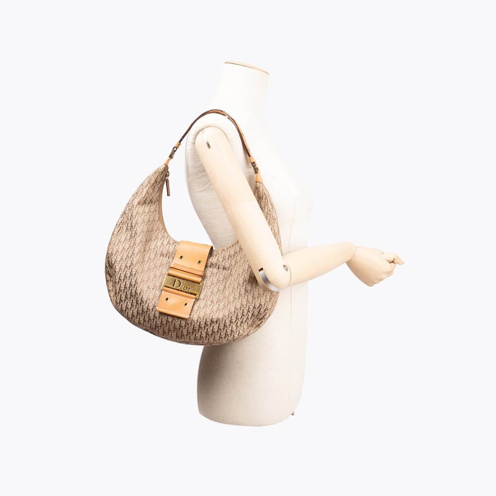 3193_60678651cb-708-23041-7-full