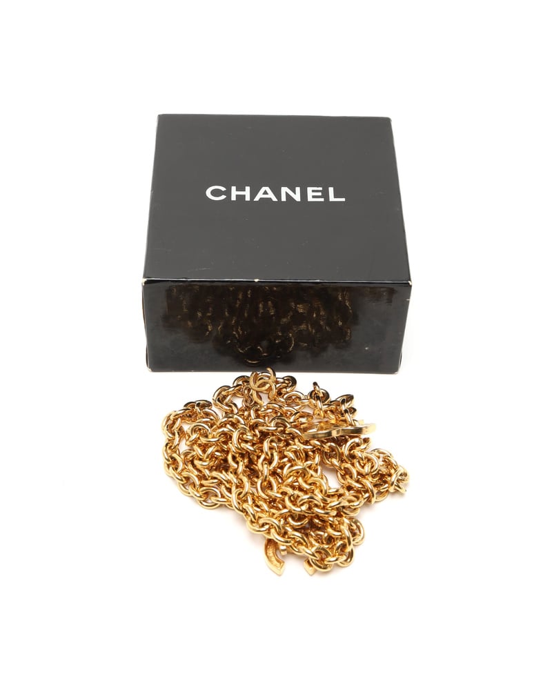 Vintage Chanel Chain Belt - A Retro Tale