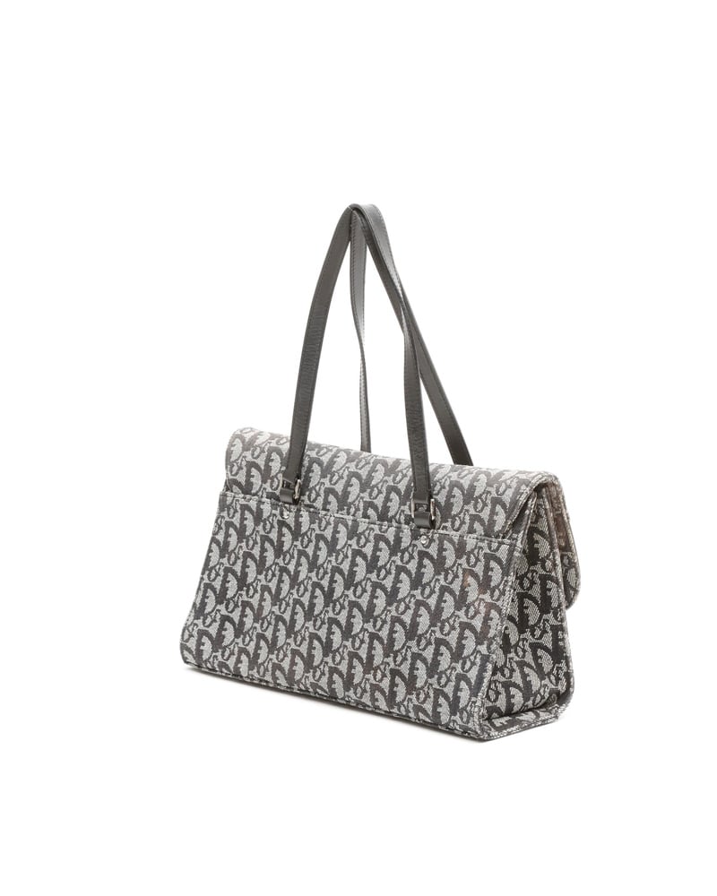 38759_7884421920_file-full