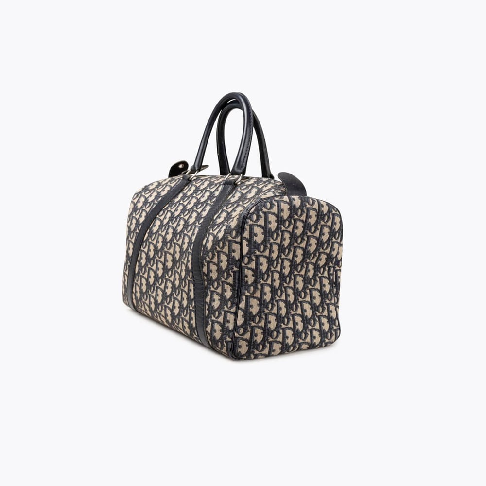 423_a575c9a70a-661-23031-2-full