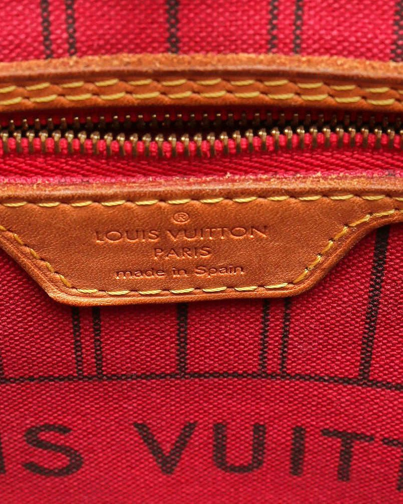 Louis Vuitton Monogram Neverfull MM Tote Bag