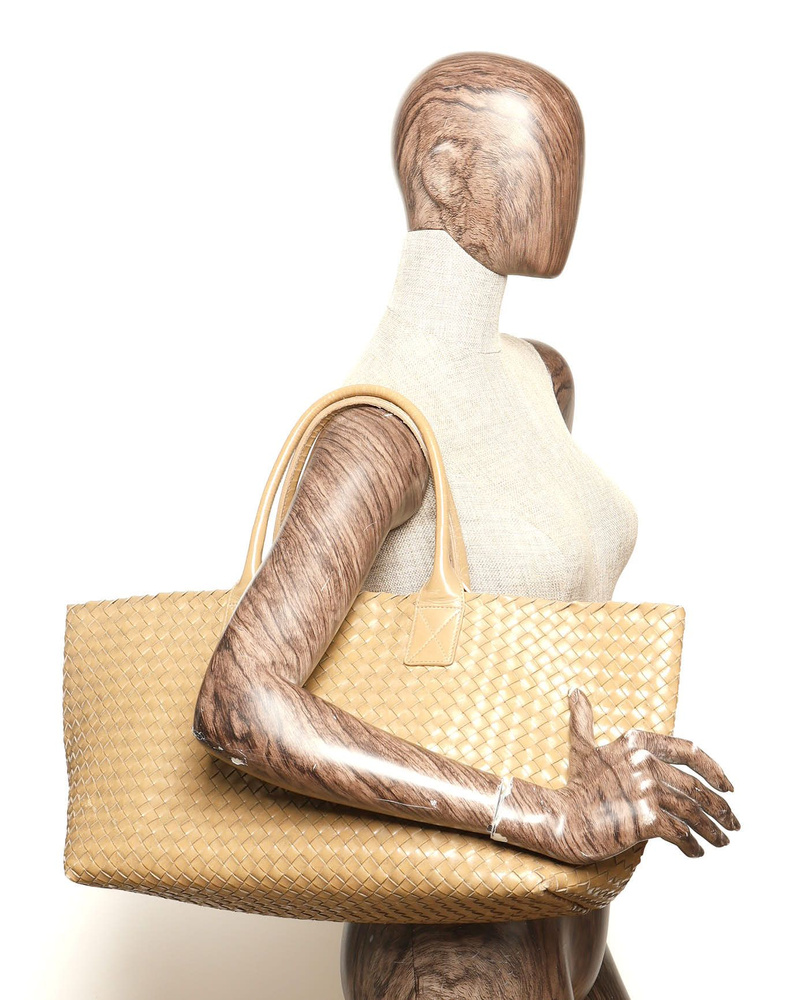 Bottega Veneta Patent Intrecciato Cabat MM Tote Bag
