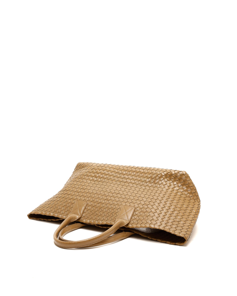 Bottega Veneta Patent Intrecciato Cabat MM Tote Bag
