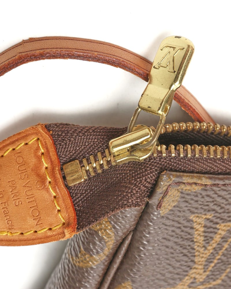 Louis Vuitton Monogram Pochette Accessoires Bag