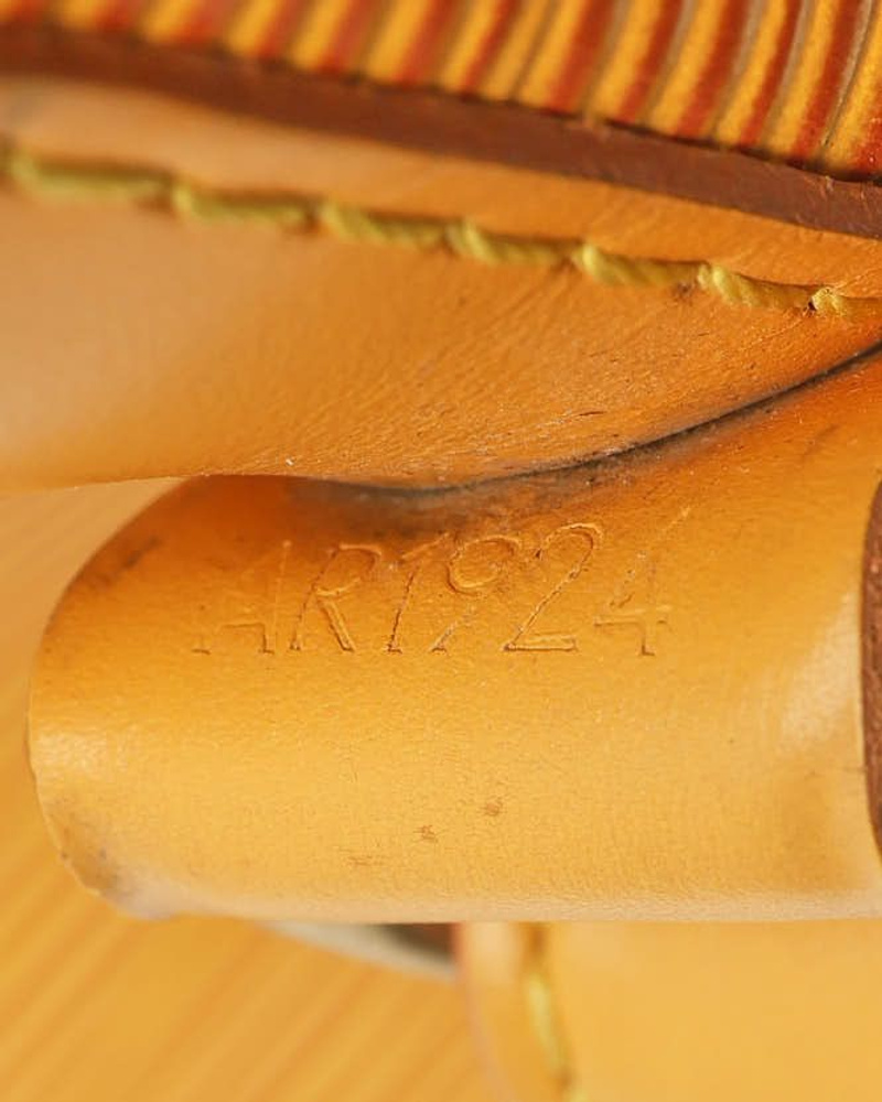 Louis Vuitton Epi Petit Noé Bag