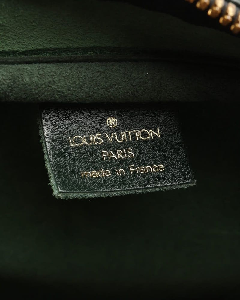 Louis Vuitton Taiga Helanga 1 Poche Travel Bag