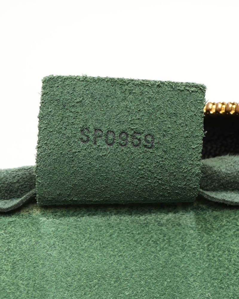 Louis Vuitton Taiga Helanga 1 Poche Travel Bag