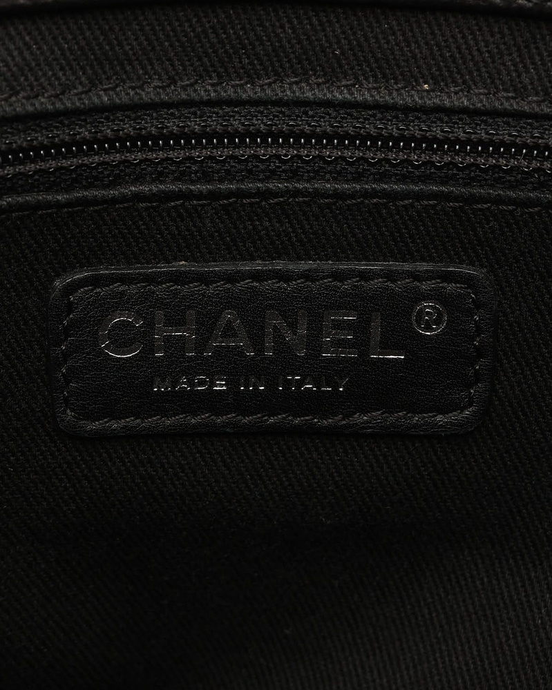 Chanel Diamond Stitch Large Messenger Bag