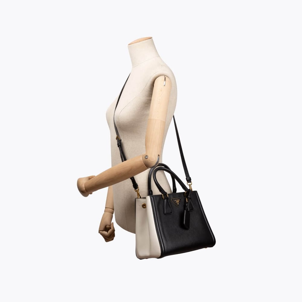 700_61ad53ac4d-a1075089-9-full