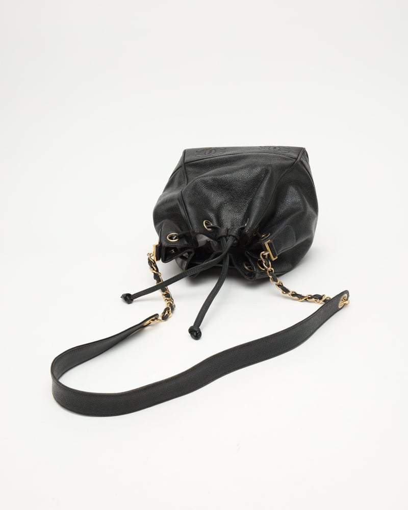 ショルダーバッグ・ポシェット × ヴィンテージ(中古) Chanel Caviar Classic Mini Bucket Bag Vintage CHANEL Caviar Bucket Bag - A Retro Tale