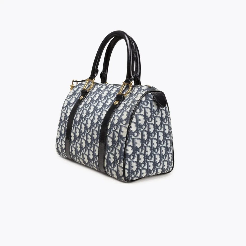 780_884cec6658-679-27096-4-full