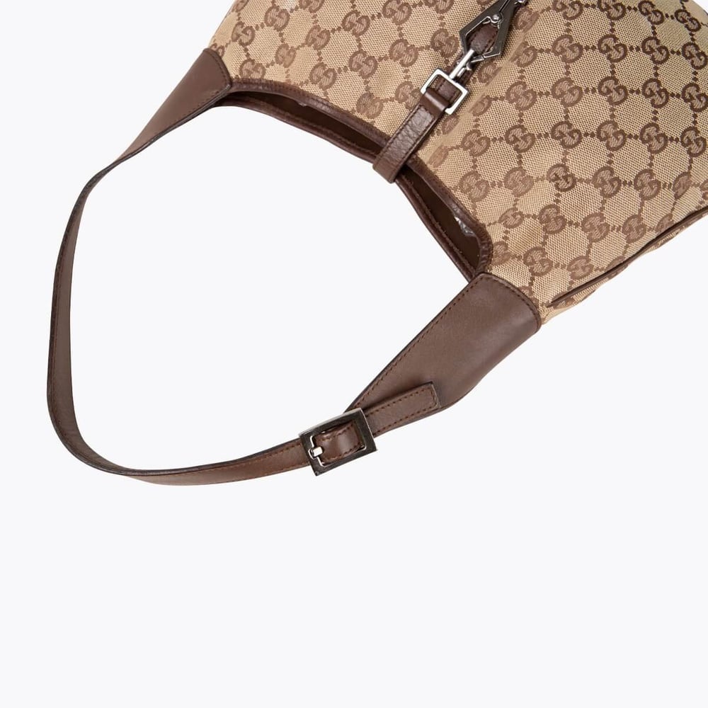 796_8322b653de-671-25931-6-full