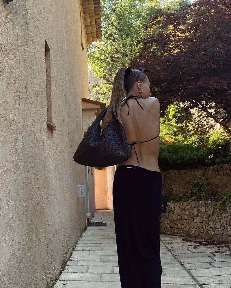 10779_676ce47941-bottega-medium-veneta-hobo-medium-full