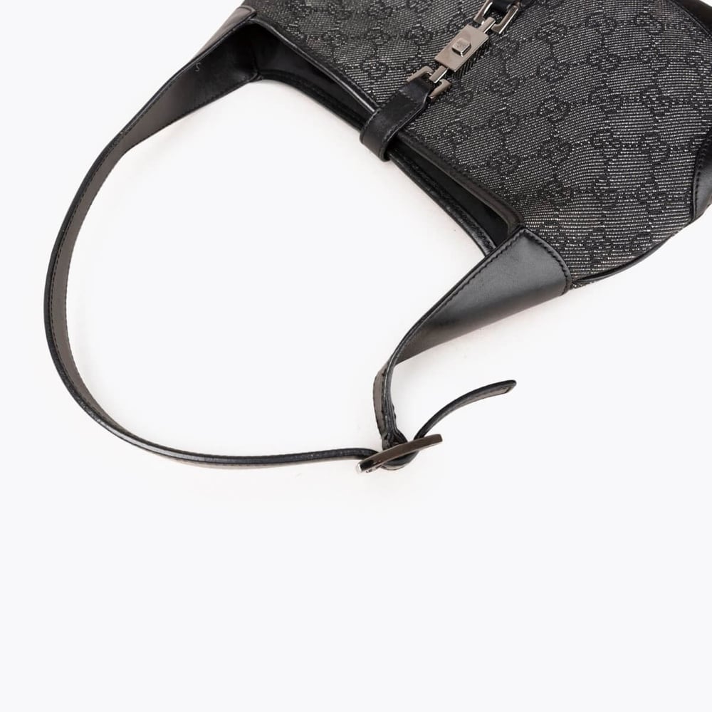 1237_38959d4ec9-687-16328-6-full