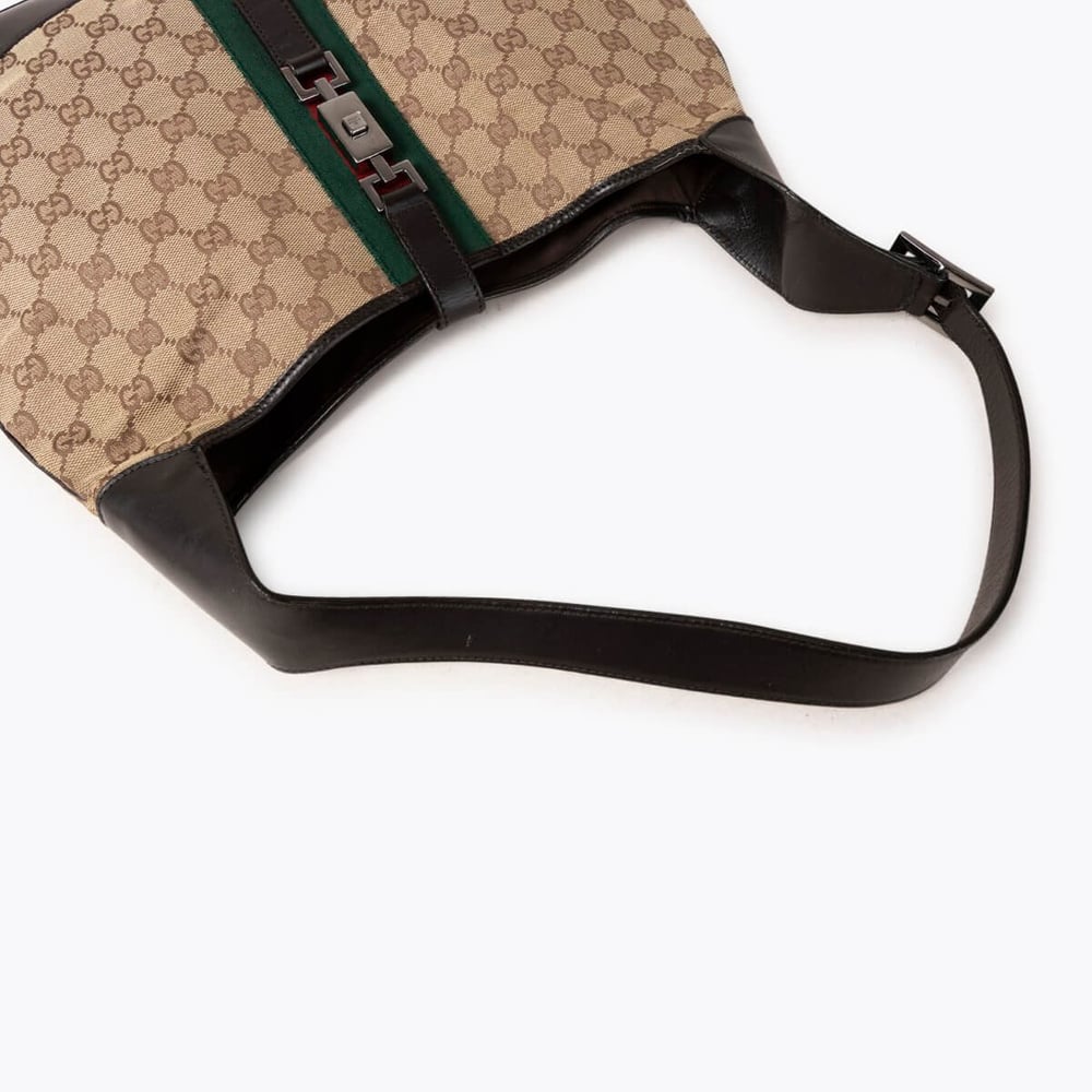 1540_48226827ce-2100000038541-6-full