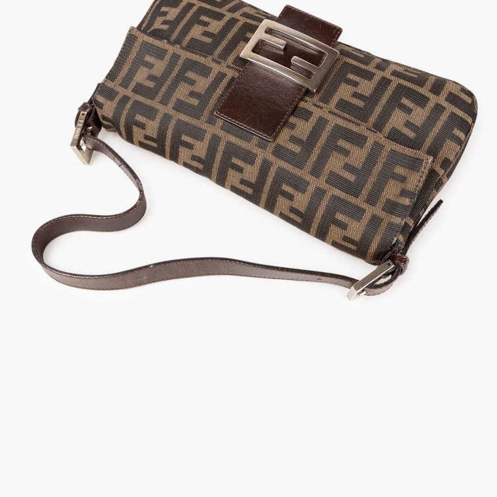 1586_c17459509c-693-23414-6-full