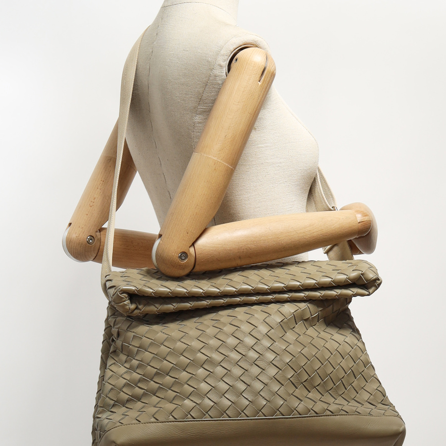 16246_52b29ff5c0-ap082857-6-square