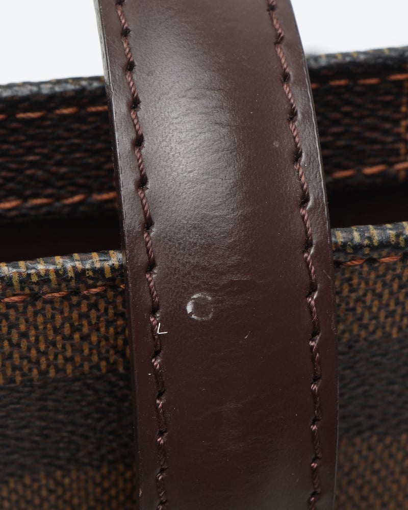 16828_5c0b63e038-78834306_14-full