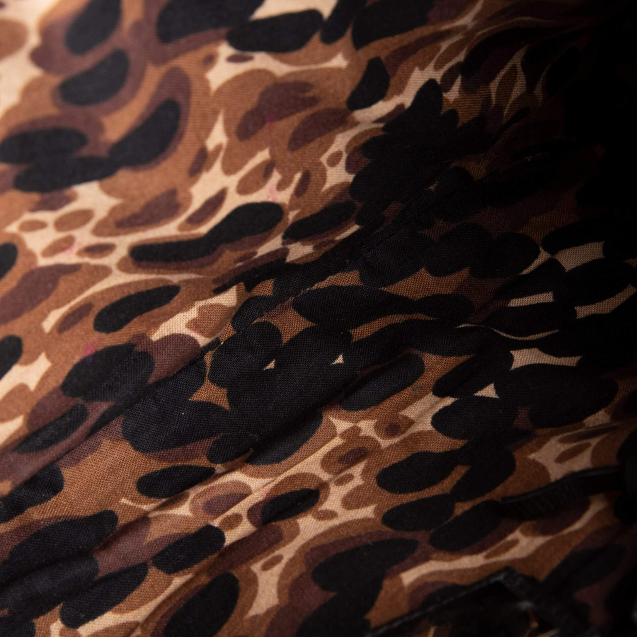 1697_0363d77394-693-29932-8-square