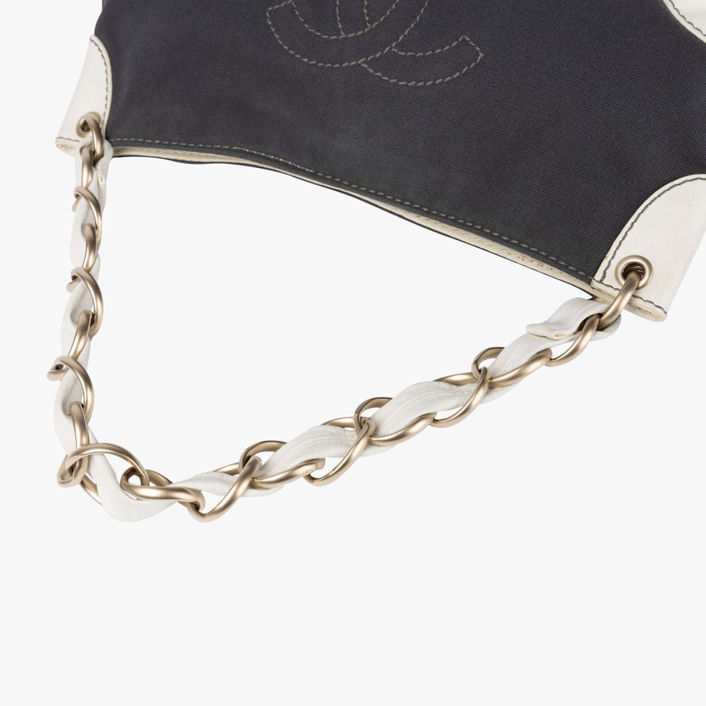 1999_6c6d9ad6f0-699-25005-6-full