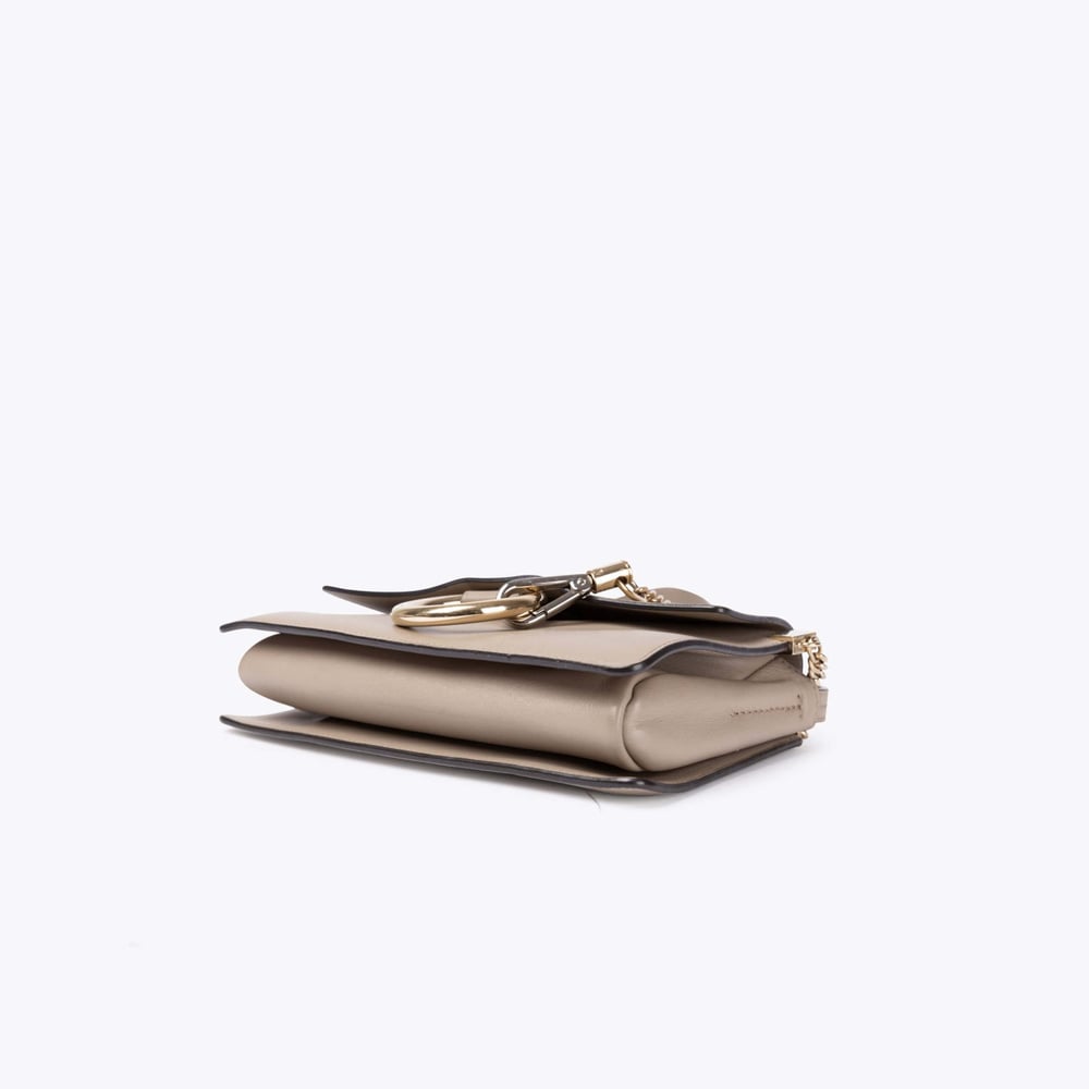 2084_53f4c20be9-2200000451033-5-full