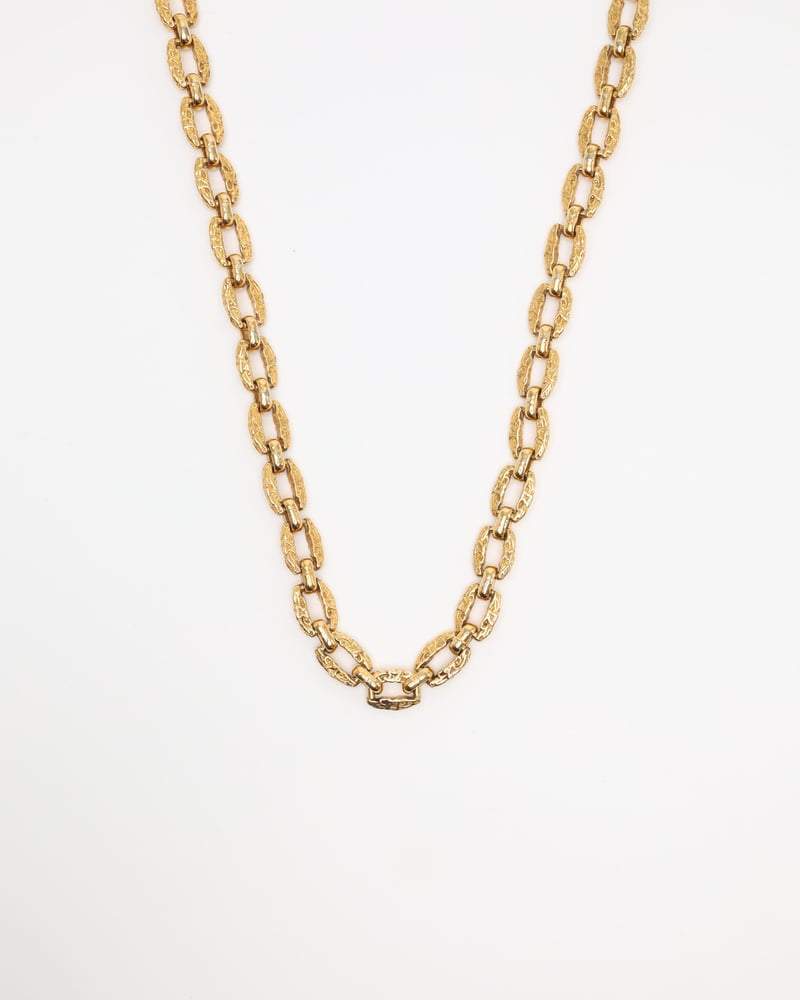 21127_5df6caebce-ap097296_1-full