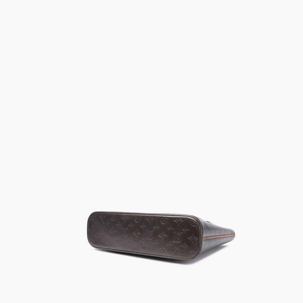 2120_e32d0bee7f-699-17281-5-full