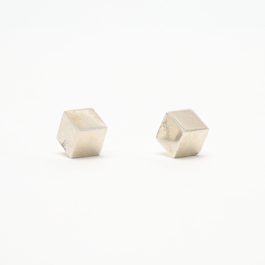 21688_93fd205c8a-wz451250_1-square