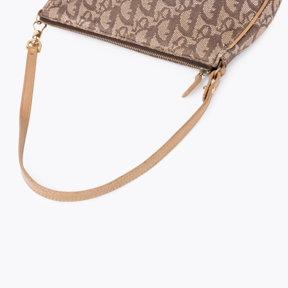 2196_bf9e9e1844-698-25785-6-full