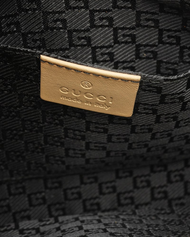 22536_5b0b60ee71-2250000411247_11-full