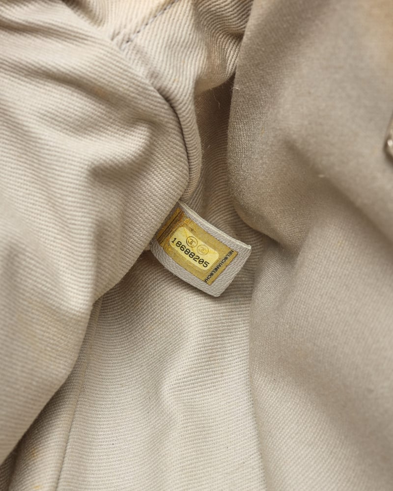 22951_6e1e5fb51b-2250000282489_12-full