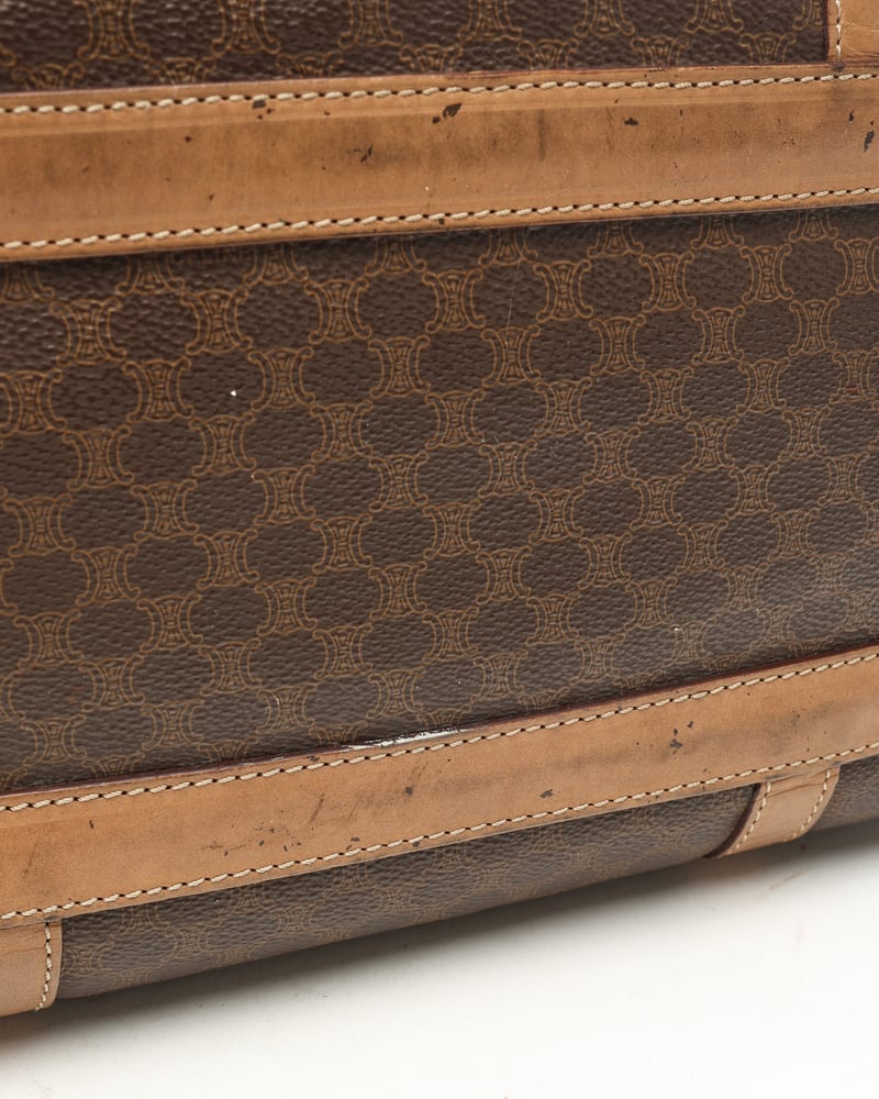 23321_198862e97d-811-22026_10-full